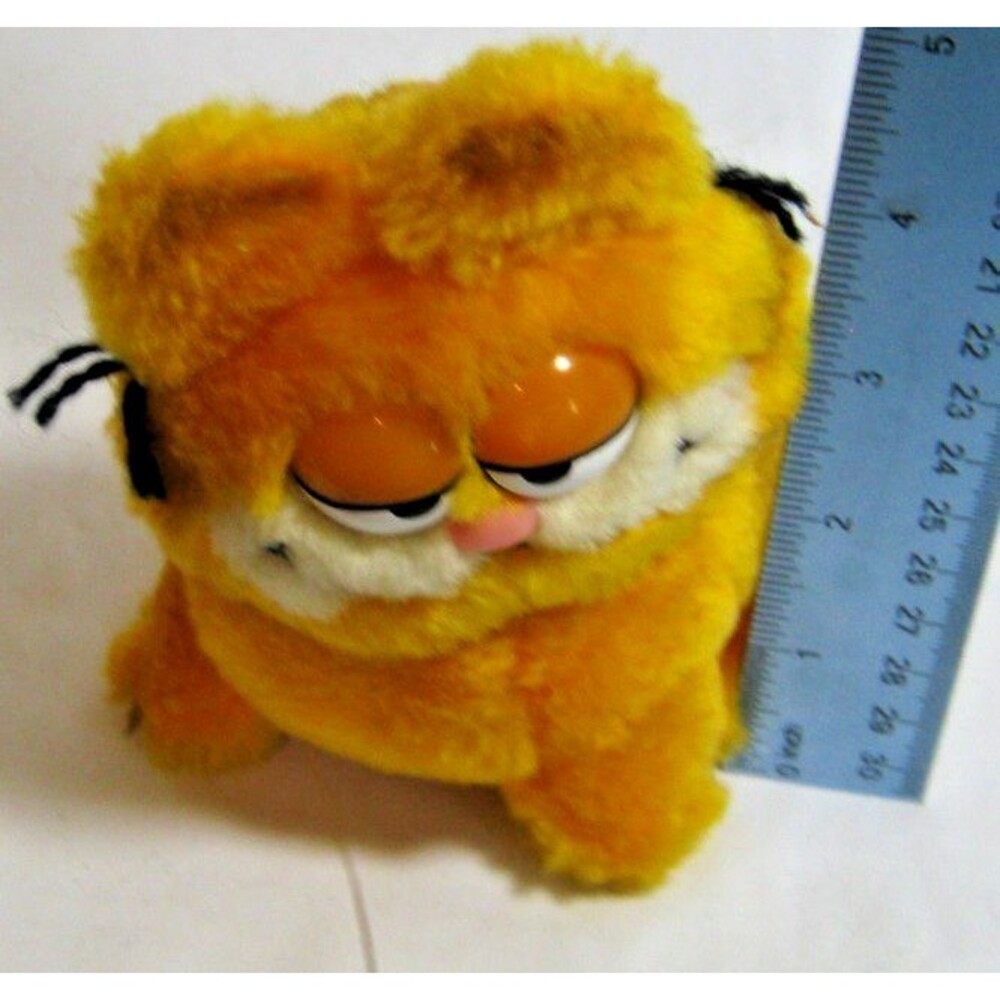 1981 4” Garfield Plush Cat Sitting- Vintage Stuffed Animal Plush Toy- Dakin